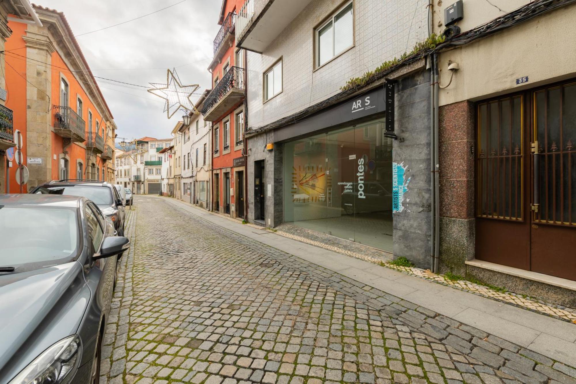 Remodeled Historical Apartment In The City Center Fundao Exterior photo